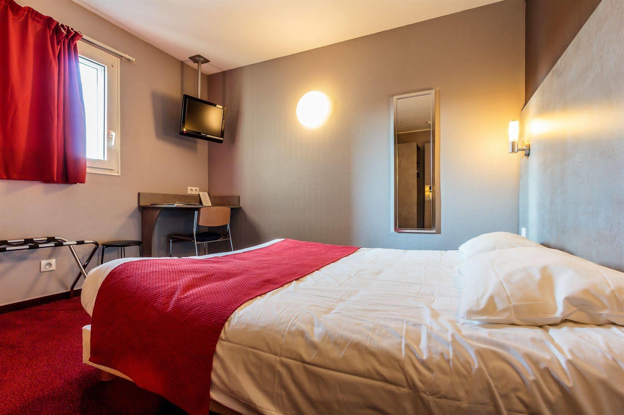 Hotel Lune Etoile Клермон-Ферран Екстер'єр фото